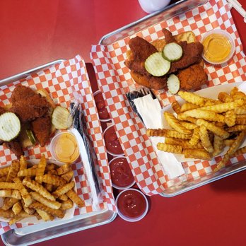 Lucky’s Hot Chicken - Chicken Shop Near Me - Dallas, Texas Lucky’s Hot Chicken - Chicken Shop Near Me - Dallas, Texas