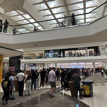Apple Stoneridge Mall - Electronics Near Me - Pleasanton, California Apple Stoneridge Mall - Electronics Near Me - Pleasanton, California