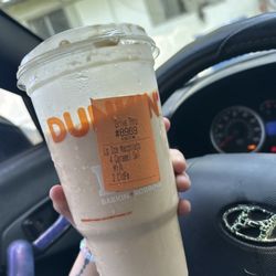 Dunkin' - Caramel Caramel Iced Macchiato extra cold foam