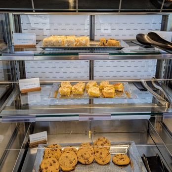 Alaska Lounge - Terminal 1 - Pastries - Airport Lounges Near Me - San Francisco, California Alaska Lounge - Terminal 1 - Pastries - Airport Lounges Near Me - San Francisco, California