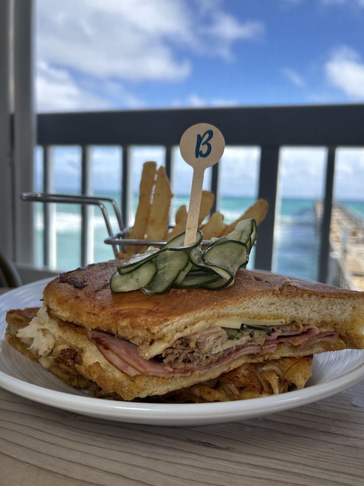 Benny's On The Beach