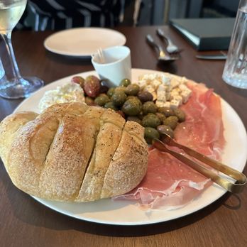 Sorelle - Apertivo - Italian Near Me - Charleston, South Carolina Sorelle - Apertivo - Italian Near Me - Charleston, South Carolina