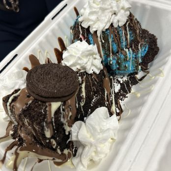Ice Screamin - Oreo Cake Special with Cookie Monster ice cream - Ice Cream & Frozen Yogurt Near Me - Tampa, Florida Ice Screamin - Oreo Cake Special with Cookie Monster ice cream - Ice Cream & Frozen Yogurt Near Me - Tampa, Florida