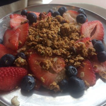 Cora - Oatmeal - Breakfast & Brunch Near Me - Pierrefonds, Quebec