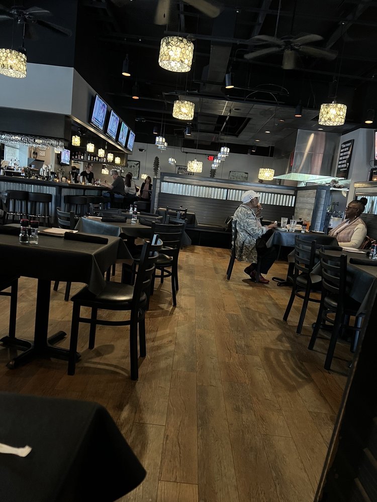 Shuckers Oyster Bar & Grill