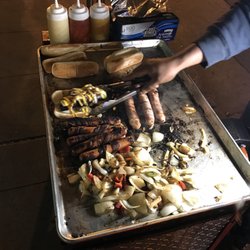 Delicious Hot Dogs - Cook it up, cook it up! This cart has the best damn hot dogs EVAH!