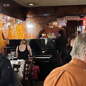 Le Rivage - Wonderful pianist - French Near Me - New York, New York Le Rivage - Wonderful pianist - French Near Me - New York, New York