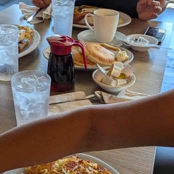 Katy's Diner - Buttermilk pancakes - Diners Near Me - Fallbrook, California