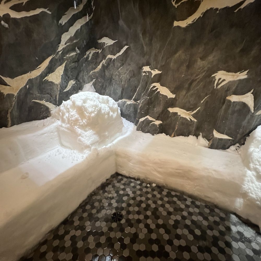 World Spa - Snow room - Day Spas Near Me - Brooklyn, New York World Spa - Snow room - Day Spas Near Me - Brooklyn, New York