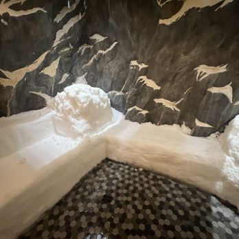 World Spa - Snow room - Day Spas Near Me - Brooklyn, New York World Spa - Snow room - Day Spas Near Me - Brooklyn, New York