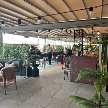 Harrods - 6/30/23 Roof top dining - Department Stores Near Me - London, XGL Harrods - 6/30/23 Roof top dining - Department Stores Near Me - London, XGL