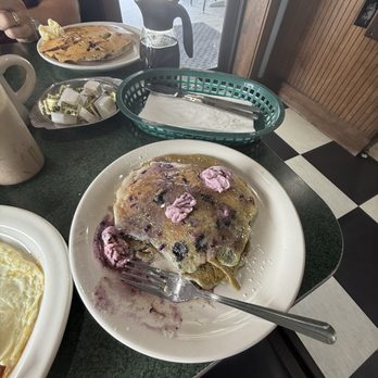 Metro Diner - American Near Me - Casselberry, Florida