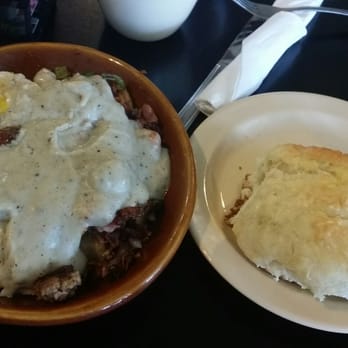 Bisbee Breakfast Club - Copper Queen Skillet. Flavourless because of the awful gravy. - American Near Me - Bisbee, Arizona