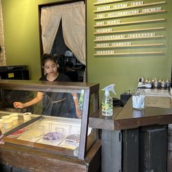 Batala Bar - Scooping