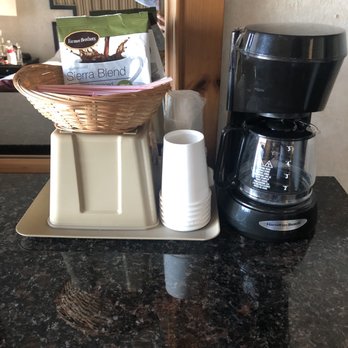 San Simeon Lodge - Coffee maker and ice bucket - Hotels Near Me - San Simeon, California San Simeon Lodge - Coffee maker and ice bucket - Hotels Near Me - San Simeon, California