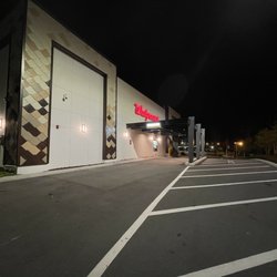 Walgreens - Large drive-thru for pharmacy