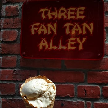 The Pedaler Cycling Tours - Fan tan alley - Bike Rentals Near Me - Victoria, British Columbia