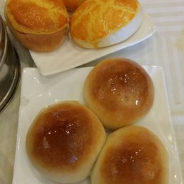 steamed custard buns