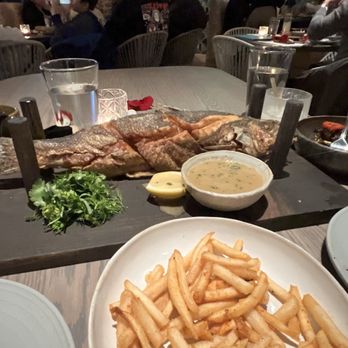 Pez Coastal Kitchen - Seafood Near Me - Pasadena, California