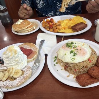 Eggs 'n Things - Waikiki Beach Eggspress - The picture speaks for itself! - Breakfast & Brunch Near Me - Honolulu, Hawaii Eggs 'n Things - Waikiki Beach Eggspress - The picture speaks for itself! - Breakfast & Brunch Near Me - Honolulu, Hawaii