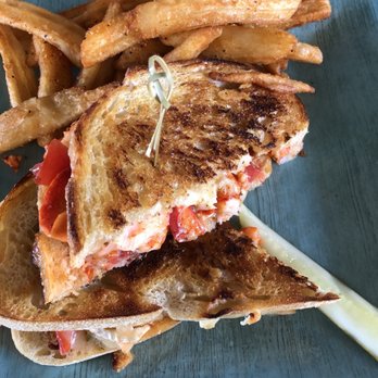 Blue Pointe Bar and Grill - Bars Near Me - Tequesta, Florida