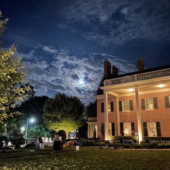 The Carolina Inn - Destination by Hyatt - Outside - Hotels Near Me - Chapel Hill, North Carolina The Carolina Inn - Destination by Hyatt - Outside - Hotels Near Me - Chapel Hill, North Carolina