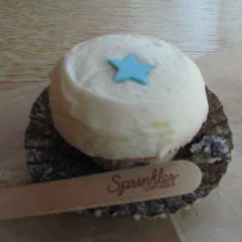 Sprinkles Georgetown - Fourth of July cupcake. - Bakeries Near Me - Washington, DC, District of Columbia