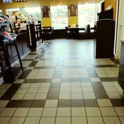 Dunkin' - Inside