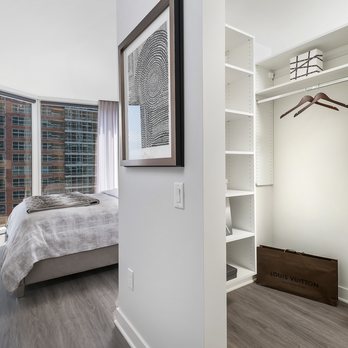Moment - Apartments Near Me - Chicago, Illinois