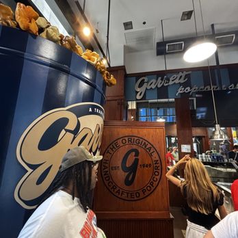 Garrett Popcorn Shops - Popcorn Shops Near Me - Chicago, Illinois