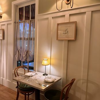 Clementine - A charming table for two - Mediterranean Near Me - Yountville, California