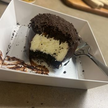 Dvour Desserts - Oreo cookies and cream cheesecake - Desserts Near Me - Memphis, Tennessee Dvour Desserts - Oreo cookies and cream cheesecake - Desserts Near Me - Memphis, Tennessee