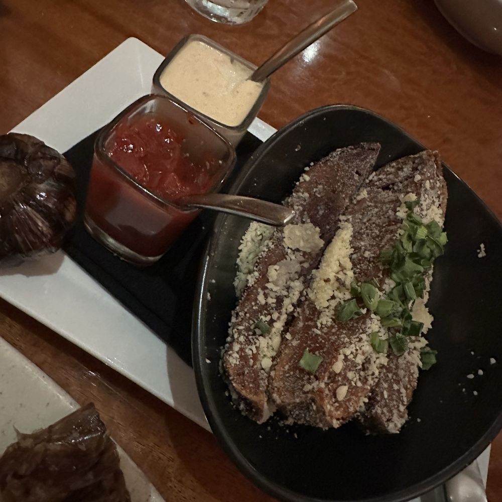 Steak fries with sauces