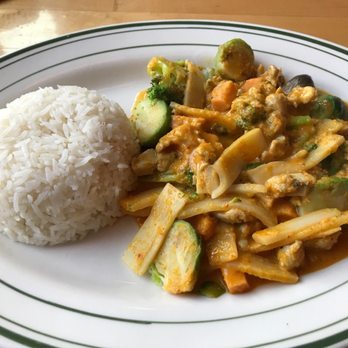 Oolong Asian Cuisine - Thai red curry - Thai Near Me - Dubuque, Iowa Oolong Asian Cuisine - Thai red curry - Thai Near Me - Dubuque, Iowa