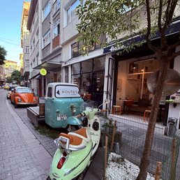 flake - Entrance - outside - Breakfast & Brunch Near Me - İstanbul, 34