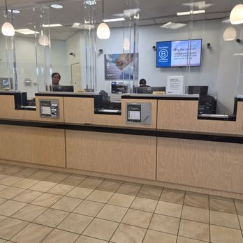 Amalgamated Bank - Two tellers - Banks & Credit Unions Near Me - Brooklyn, New York