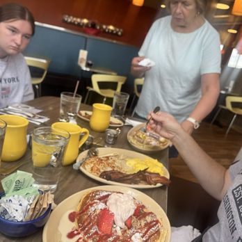 Snooze, an A.M. Eatery - Breakfast & Brunch Near Me - Overland Park, Kansas Snooze, an A.M. Eatery - Breakfast & Brunch Near Me - Overland Park, Kansas