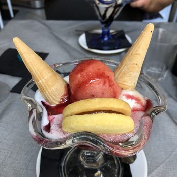 Oppio Caffè - Strawberry dessert - Dance Clubs Near Me - Rome, RM