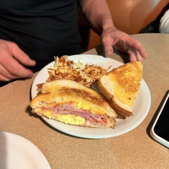Benny's - Breakfast & Brunch Near Me - Big Bear Lake, California