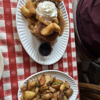 Apple Holler - Apple French toast with breakfast potatoes - American Near Me - Sturtevant, Wisconsin