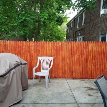 Advent Fence Company - Wood fence with redwood stain - Fences & Gates Near Me Advent Fence Company - Wood fence with redwood stain - Fences & Gates Near Me