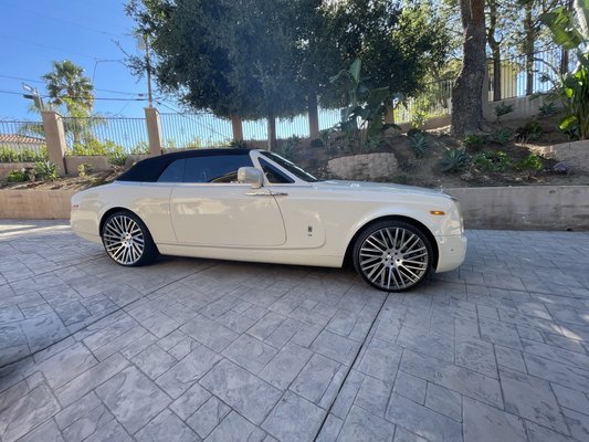 Rolls Royce Phantom - Show up in style to your next event with our Rolls Royce Phantom. Call or message today to book. Rolls Royce Phantom - Show up in style to your next event with our Rolls Royce Phantom. Call or message today to book.