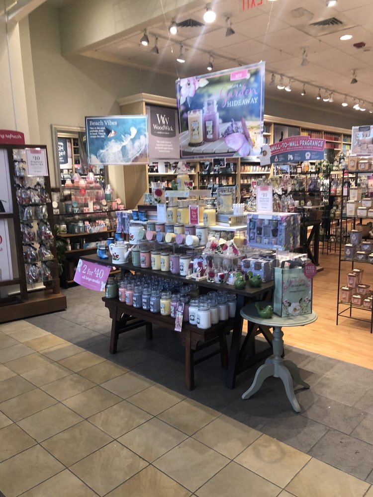 YANKEE CANDLE COMPANY 313 Smith Haven Mall, Lake Grove, New York Candle Stores Phone
