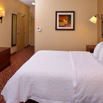 Hampton Inn Lincoln - Guest room - Hotels Near Me - Lincoln, Illinois Hampton Inn Lincoln - Guest room - Hotels Near Me - Lincoln, Illinois