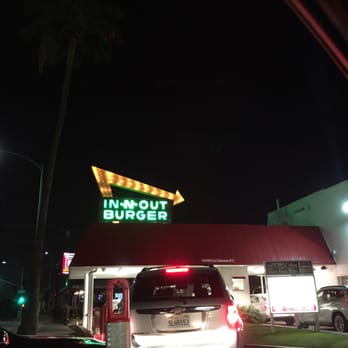 In-N-Out Burger - Beautiful night sign - Burgers Near Me - Pasadena, California In-N-Out Burger - Beautiful night sign - Burgers Near Me - Pasadena, California