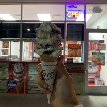 Bruster's Real Ice Cream - Oreo ice cream waffle cone - Ice Cream & Frozen Yogurt Near Me - Windermere, Florida Bruster's Real Ice Cream - Oreo ice cream waffle cone - Ice Cream & Frozen Yogurt Near Me - Windermere, Florida