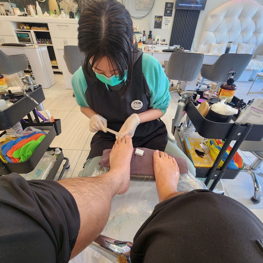Zen Nail Lounge - Attention to every detail and ends with a foot massage - Nail Salons Near Me - Skokie, Illinois