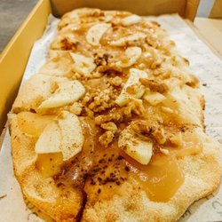 Pinseria Bufala - Unser Dolce-Favorit: APPLE DREAM! Apfelmus, Apfelscheiben, Zimt, Walnüsse und Karamellsoße.