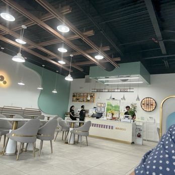 Mango Mango Dessert - Katy - Interior counter - Desserts Near Me - Katy, Texas