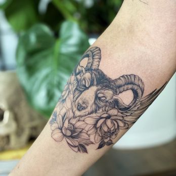 Mateo Studio LA - amazing detail - Tattoo Near Me - Los Angeles, California Mateo Studio LA - amazing detail - Tattoo Near Me - Los Angeles, California